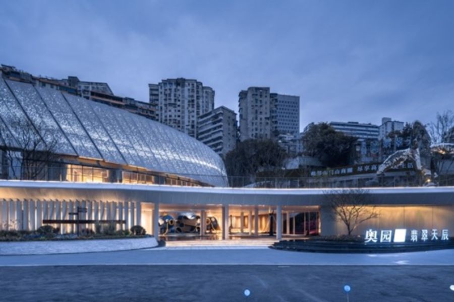 中东资本在股市抄底中国地产龙头，神秘背景探究